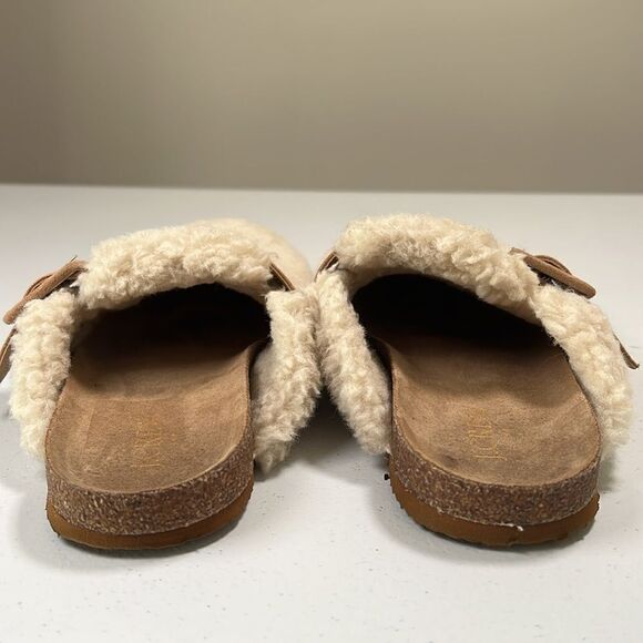 Cozy Cream Shearling Clogs - Picture 6 of 6